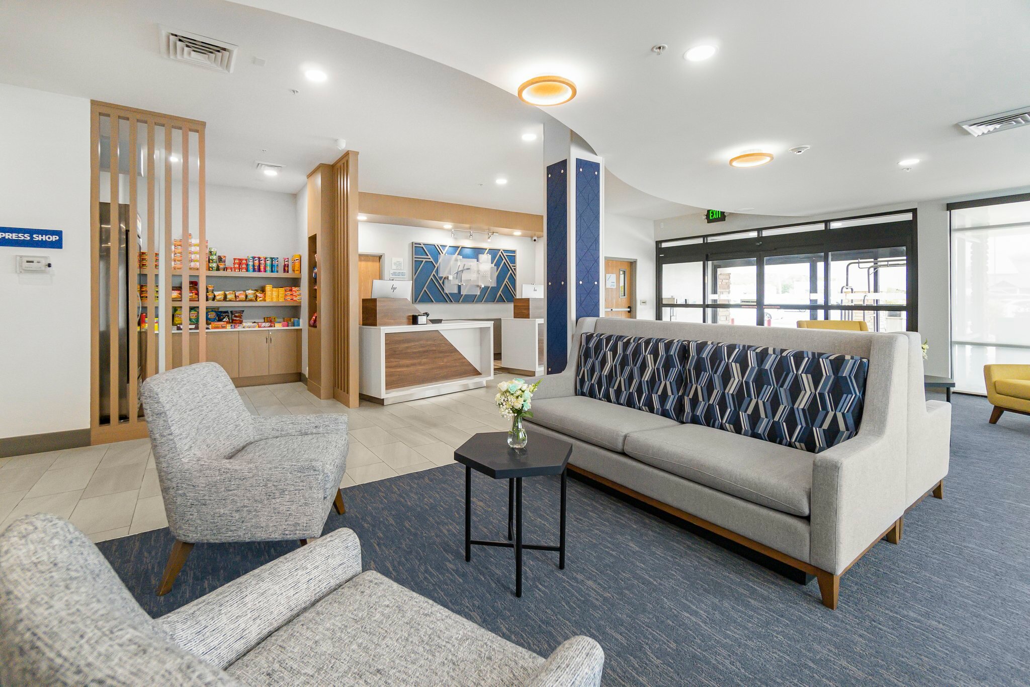 Фото Holiday Inn Express Salt Lake City South - Midvale, an Ihg Hotel