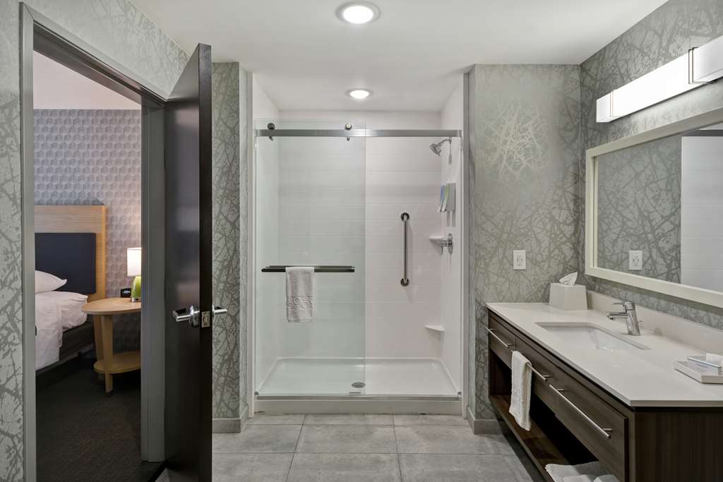 Фото Home2 Suites by Hilton Grand Rapids North
