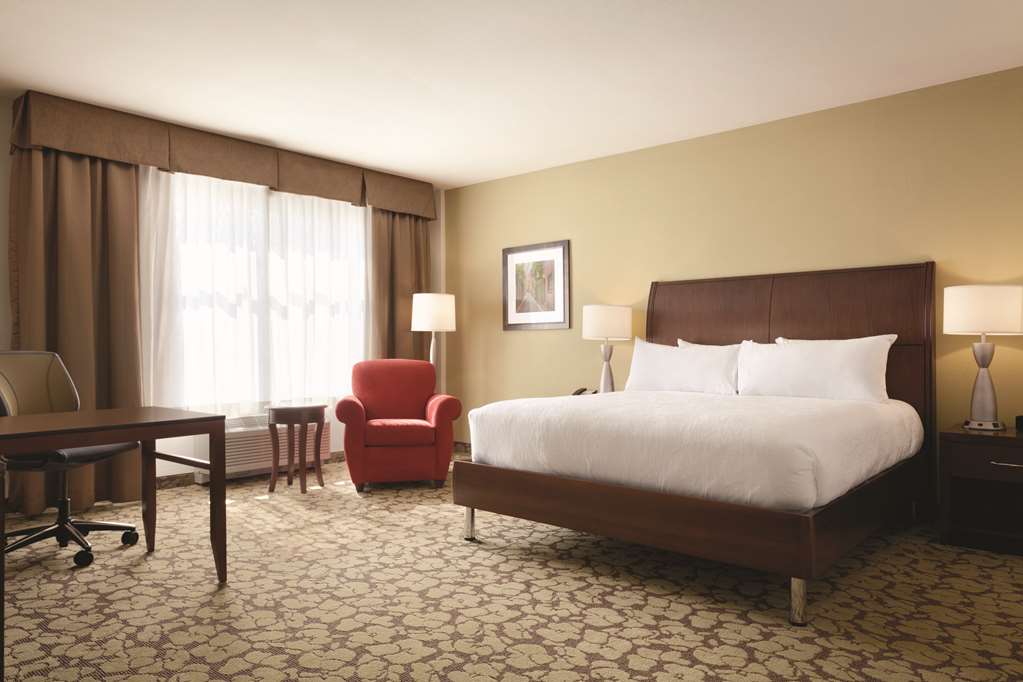 Фото Hilton Garden Inn Boston Logan Airport