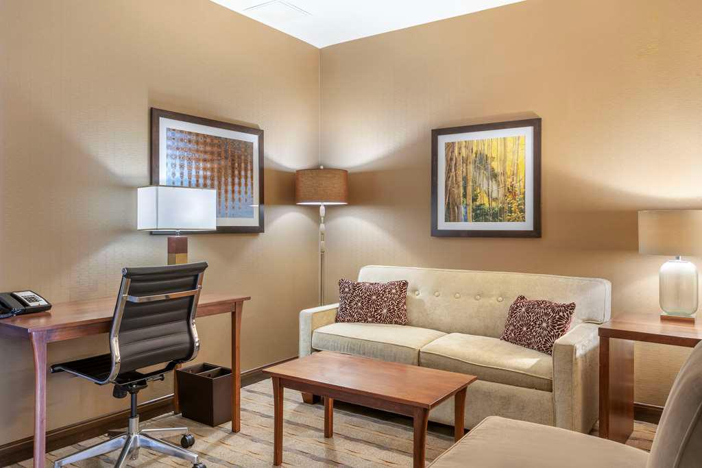 Фото Best Western Premier Boulder Falls Inn