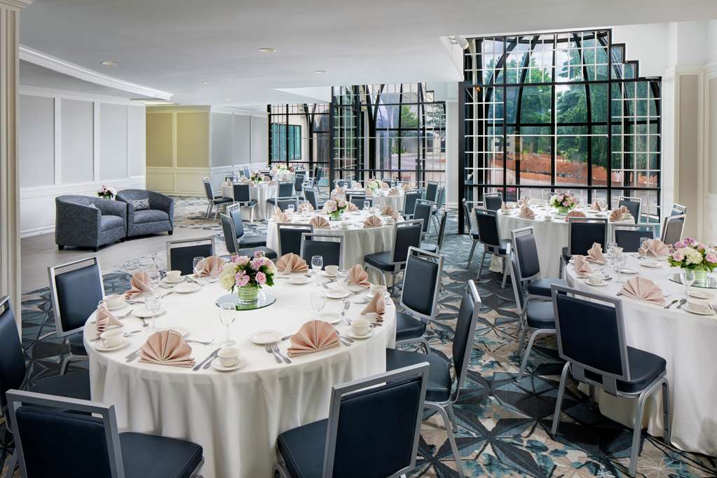 Фото DoubleTree by Hilton Nashua