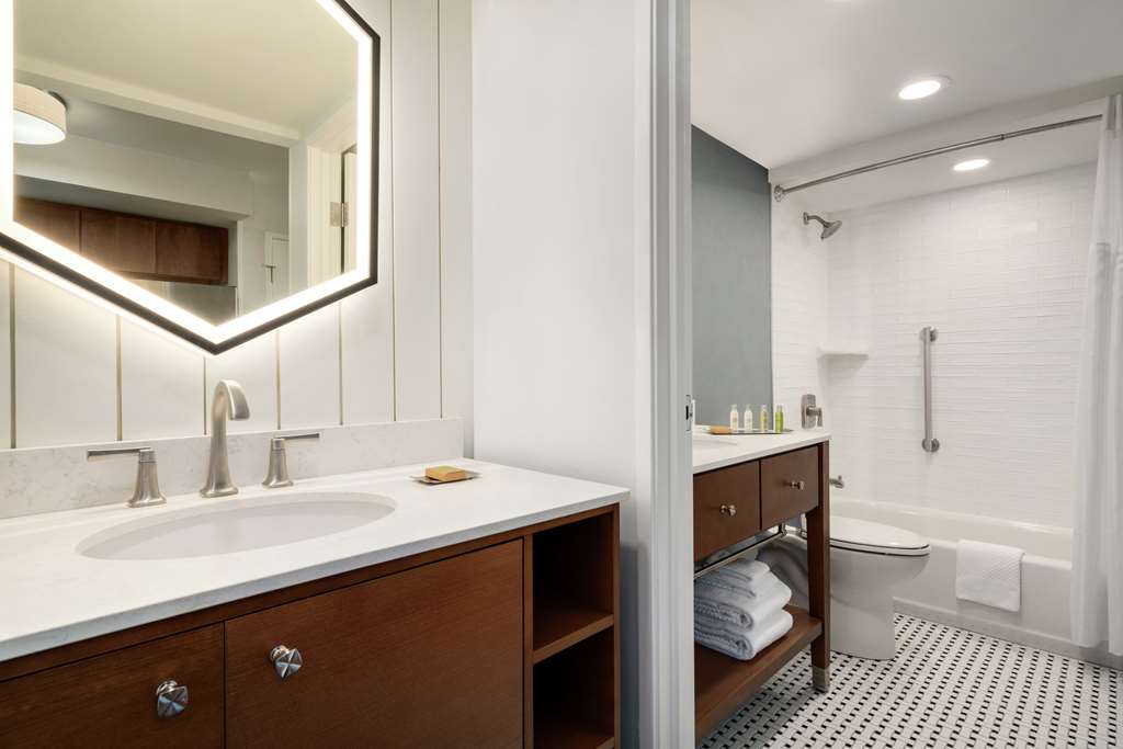 Фото DoubleTree by Hilton Ocean City Oceanfront