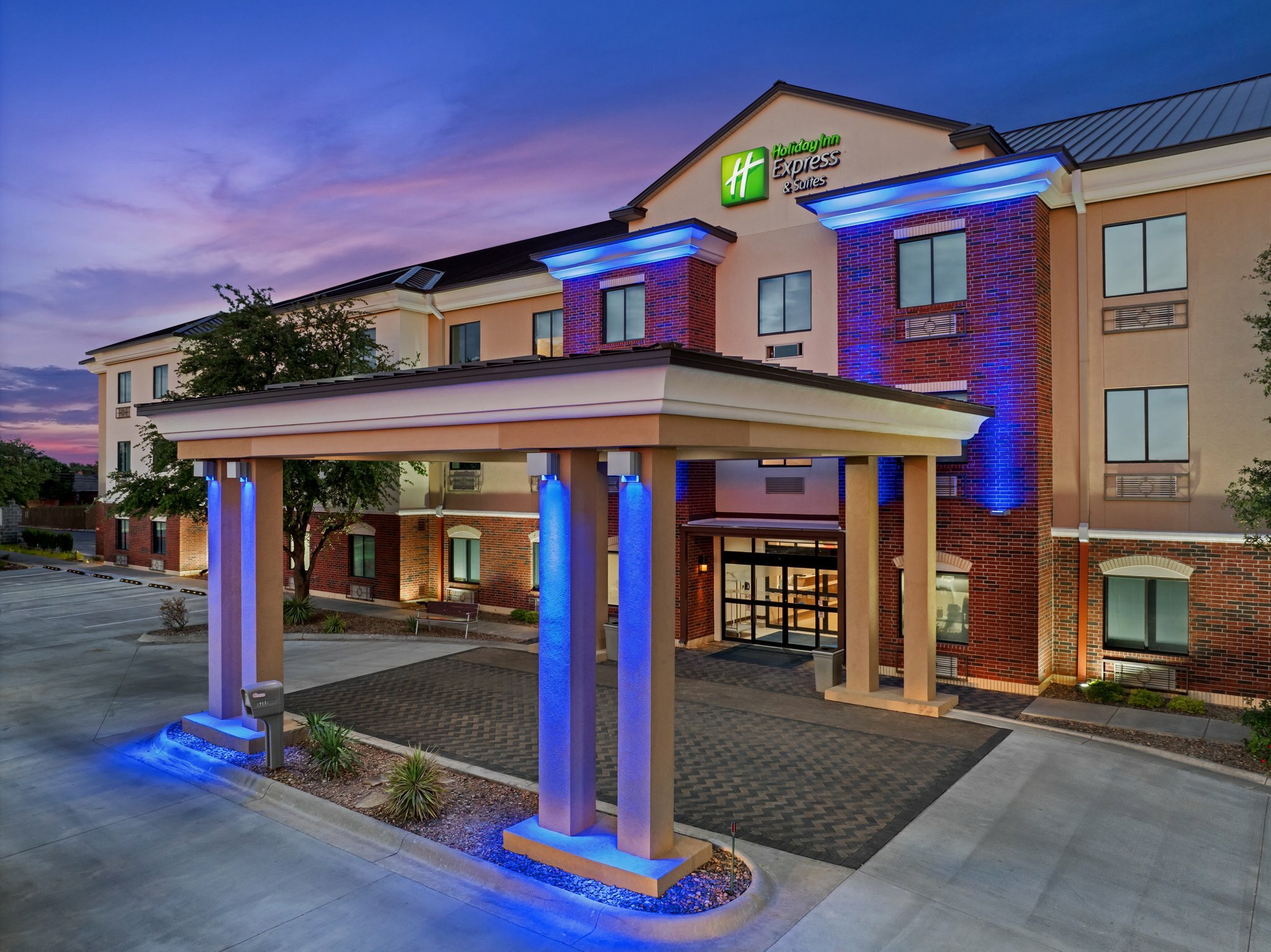 Фото Holiday Inn Express & Suites Midland Loop 250, an Ihg Hotel