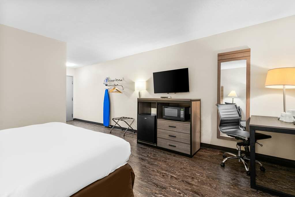 Фото SureStay Hotel by Best Western Albuquerque Midtown
