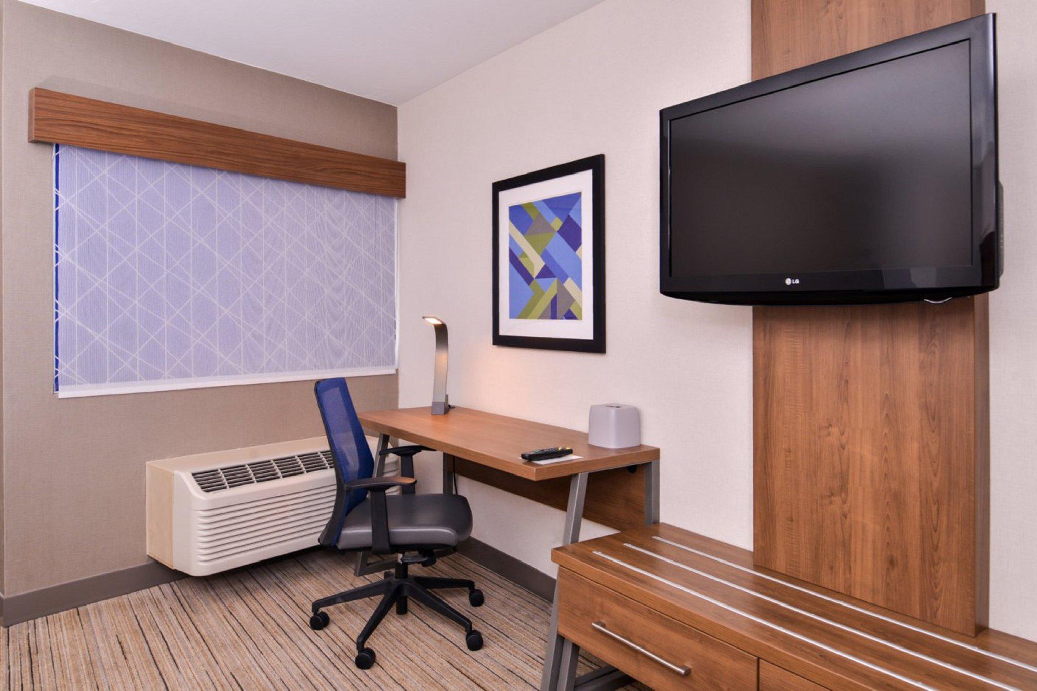 Фото Holiday Inn Express Walnut Creek, an Ihg Hotel