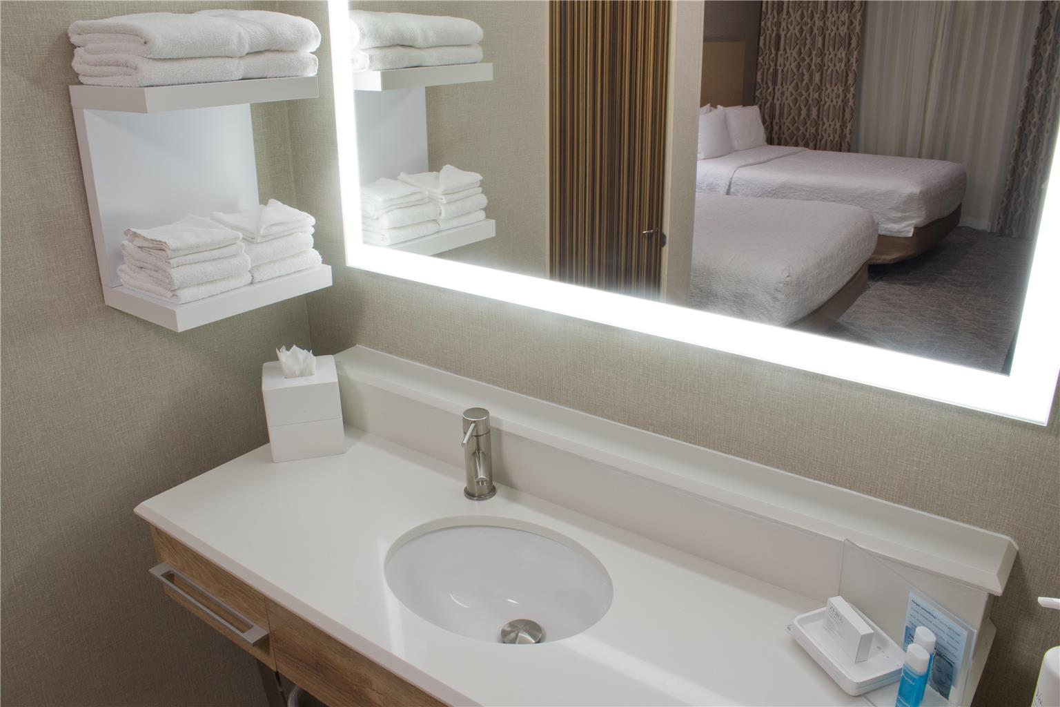 Фото Hampton Inn & Suites Denver-Speer Boulevard