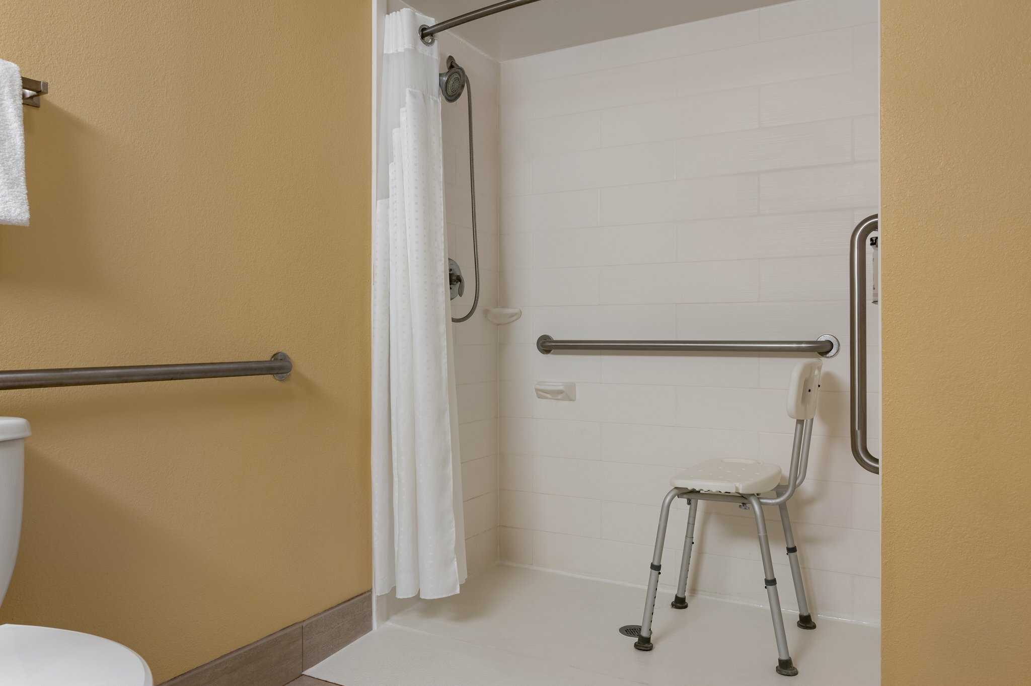 Фото Holiday Inn Express Tallahassee - I-10 E, an Ihg Hotel