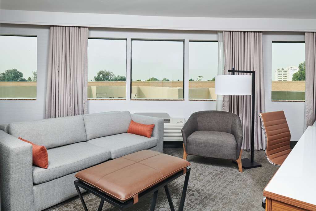 Фото DoubleTree by Hilton Fullerton