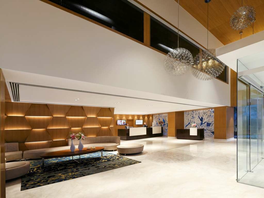 Фото Novotel Guwahati Gs Road Hotel