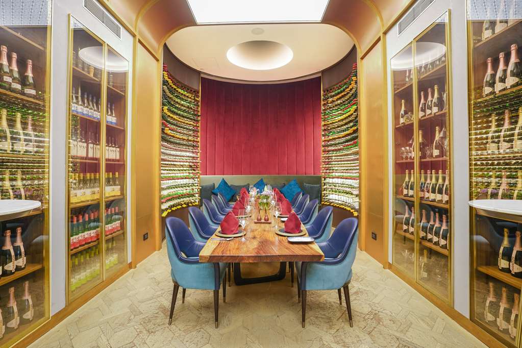 Фото Radisson Blu Hotel & SPA, Nashik