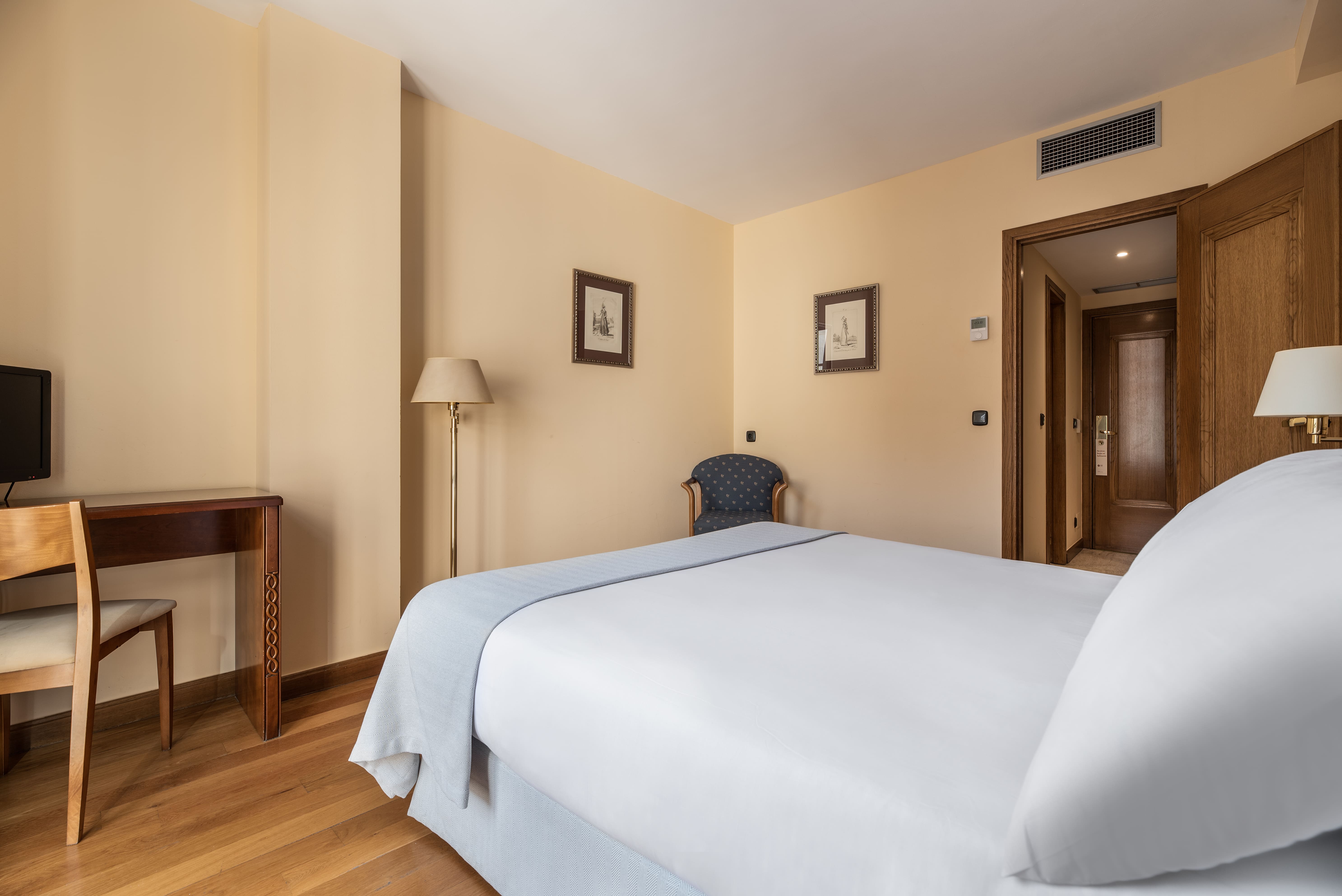 Фото Exe Astur Plaza