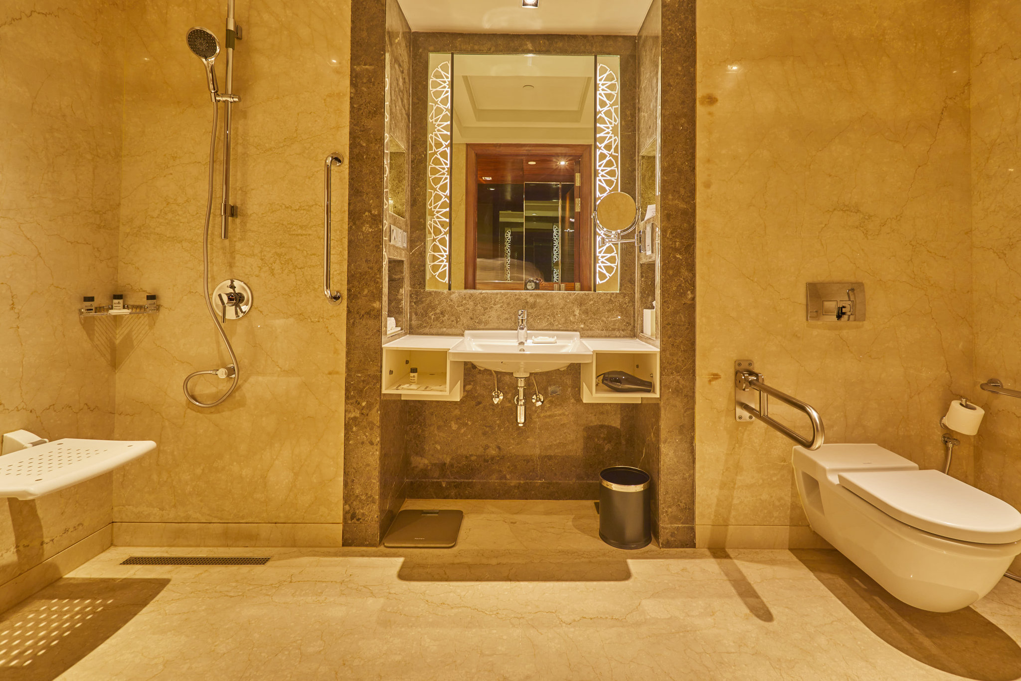 Фото Crowne Plaza New Delhi Rohini