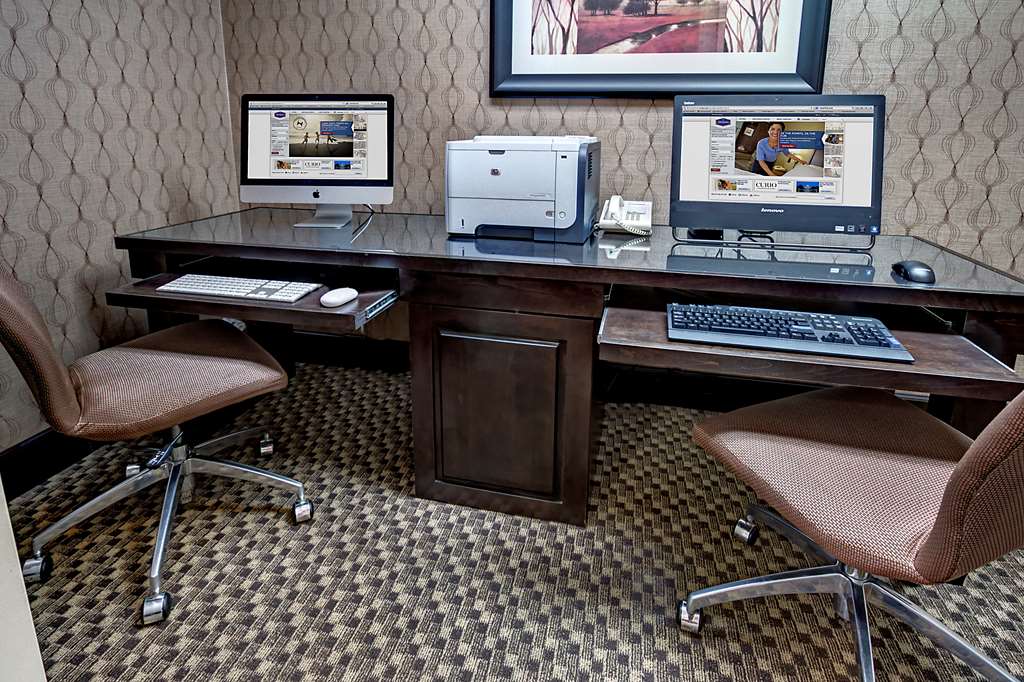Фото Hampton Inn Russellville