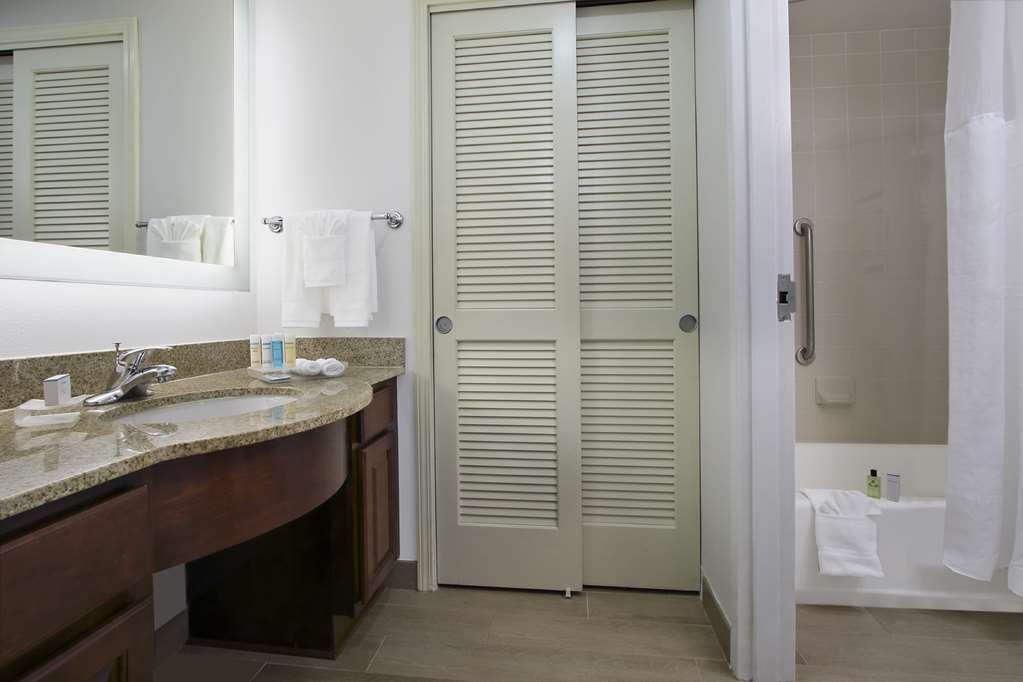 Фото Homewood Suites by Hilton Miami Airport West