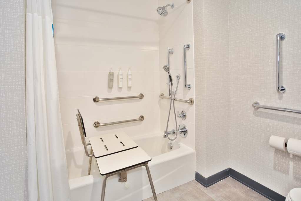 Фото Hampton Inn by Hilton Paris