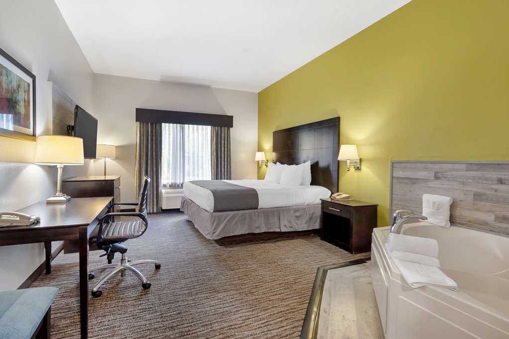 Фото Best Western Magnolia Inn and Suites