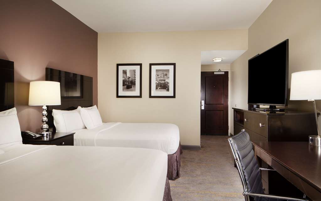 Фото DoubleTree by Hilton El Paso Downtown