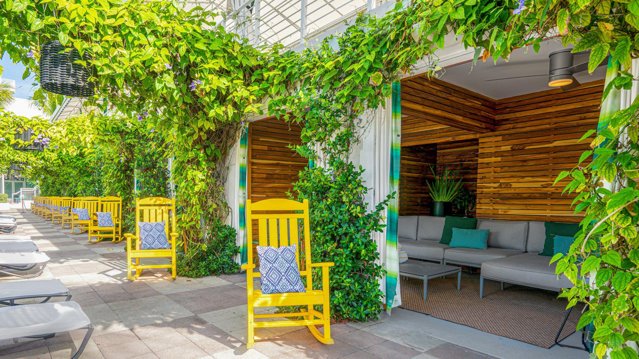 Фото Kimpton Surfcomber Hotel, an Ihg Hotel