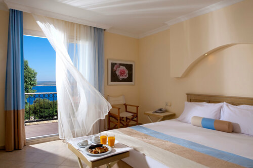 Гостиница Club Resort Atlantis в Сеферихисаре