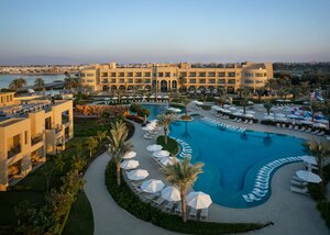 отель Sofitel Al Hamra Beach Resort