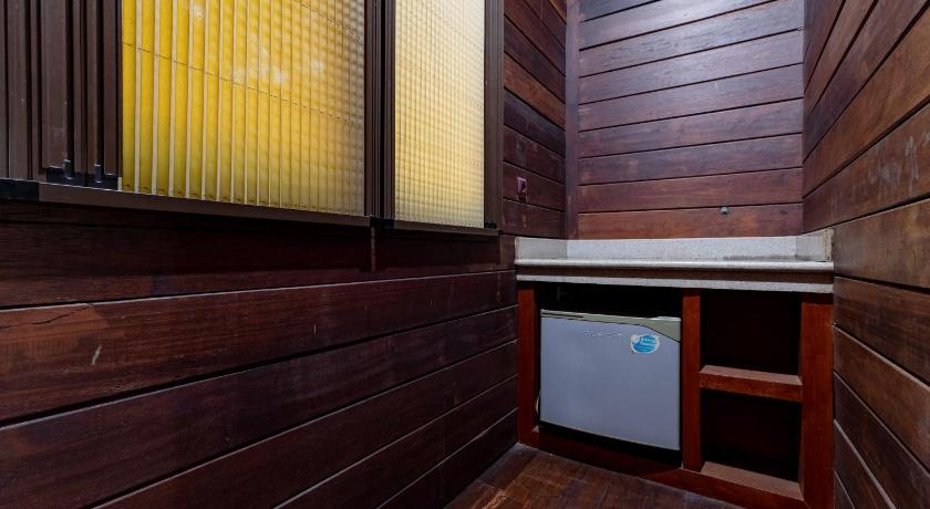 Фото RedDoorz Resort @ Taman Wisata Mangrove