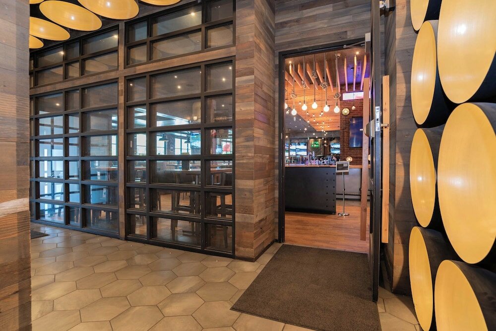 Фото Sandman Hotel Vancouver Downtown