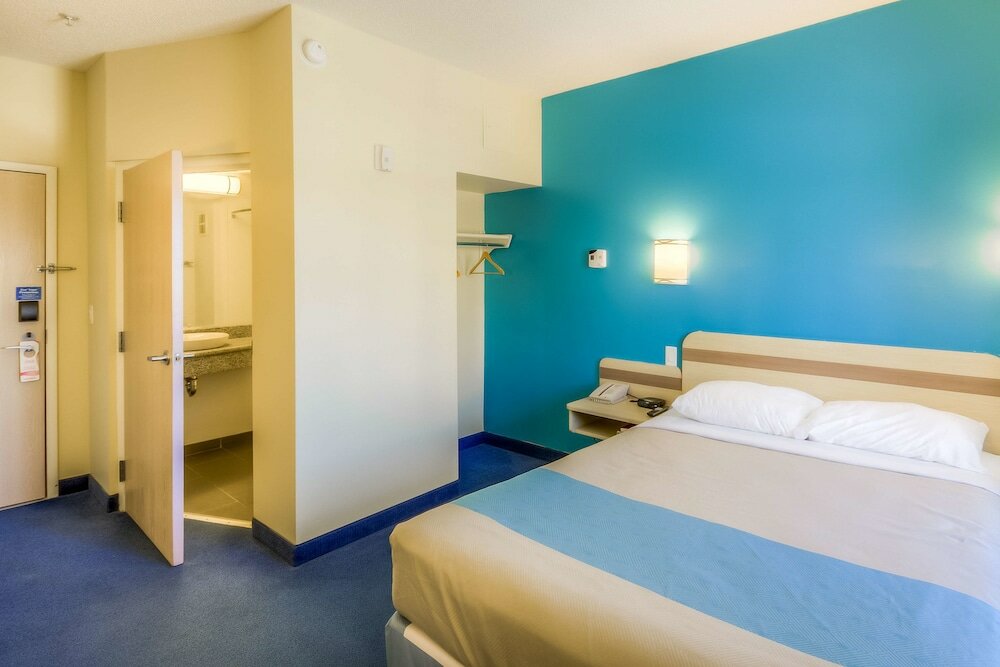 Фото Motel 6 Estevan Sk