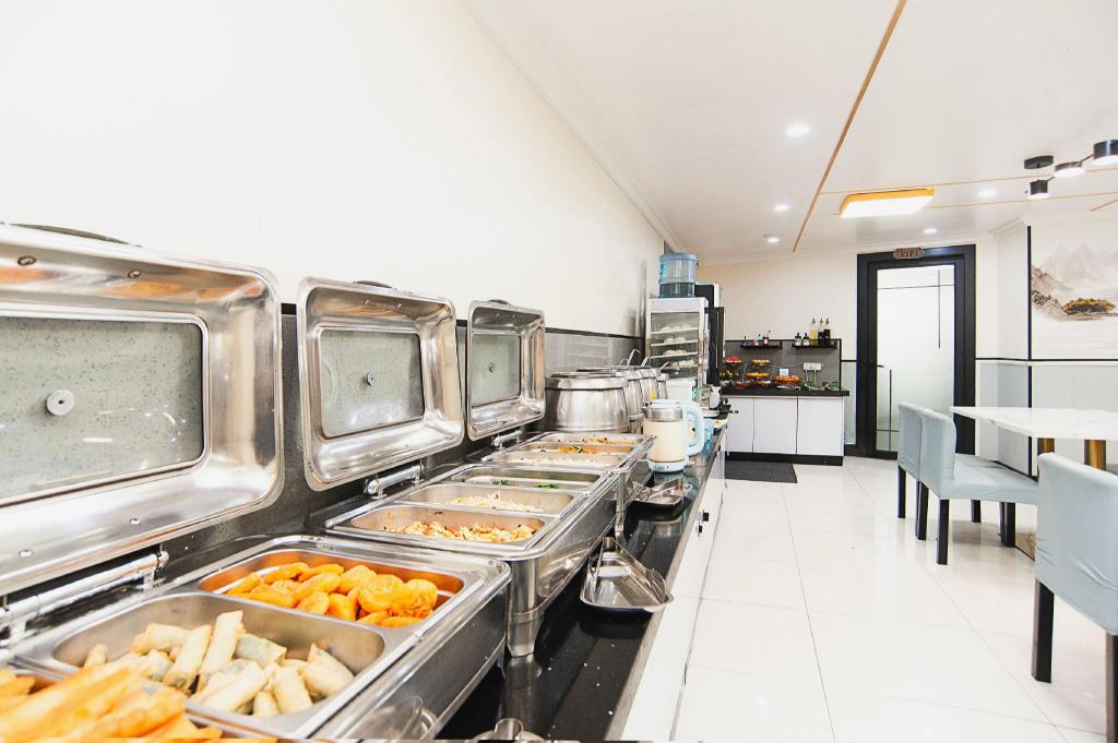 Фото GreenTree Inn Shanghai Jiading Anting Motor City Express Hotel