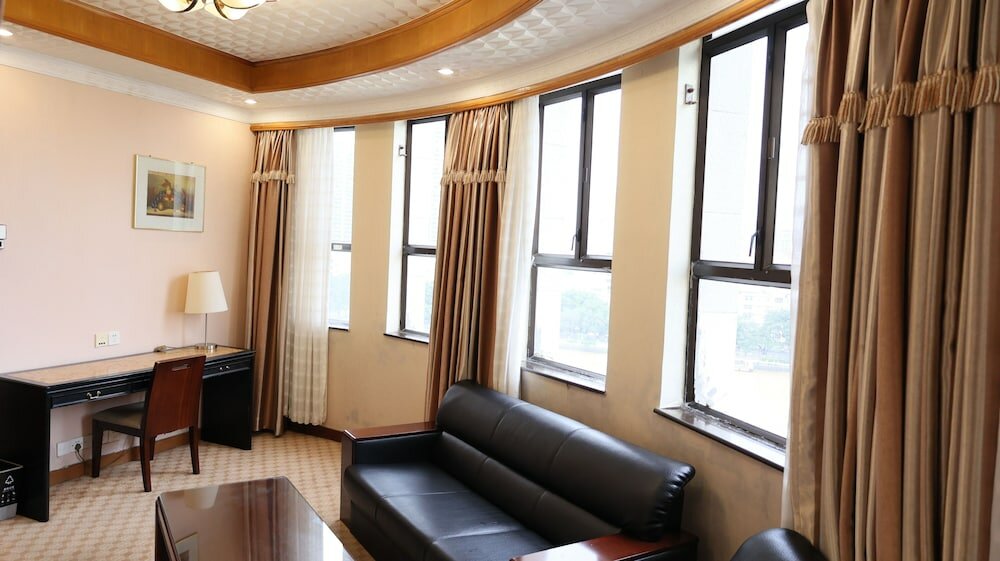 Фото Guangzhou Aiqun Hotel