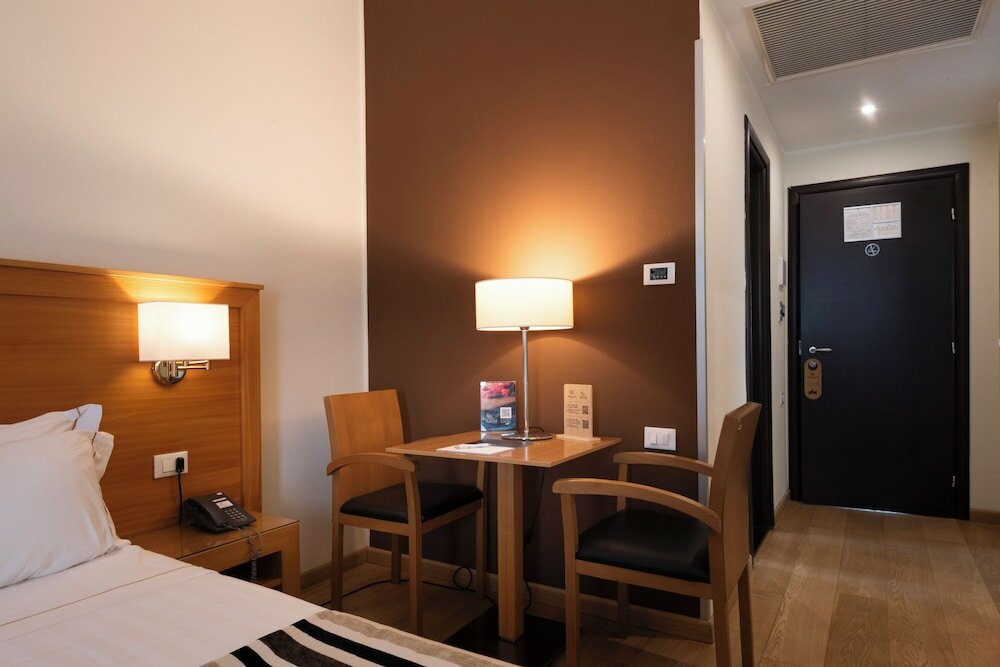Фото Sardegna Hotel, Suites & Restaurant