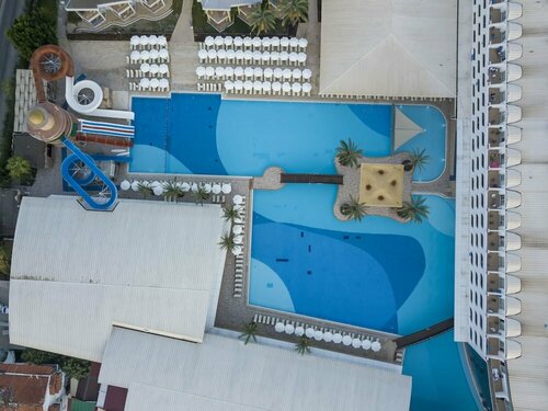 Гостиница Transatlantik Hotel & SPA в Гейнюке