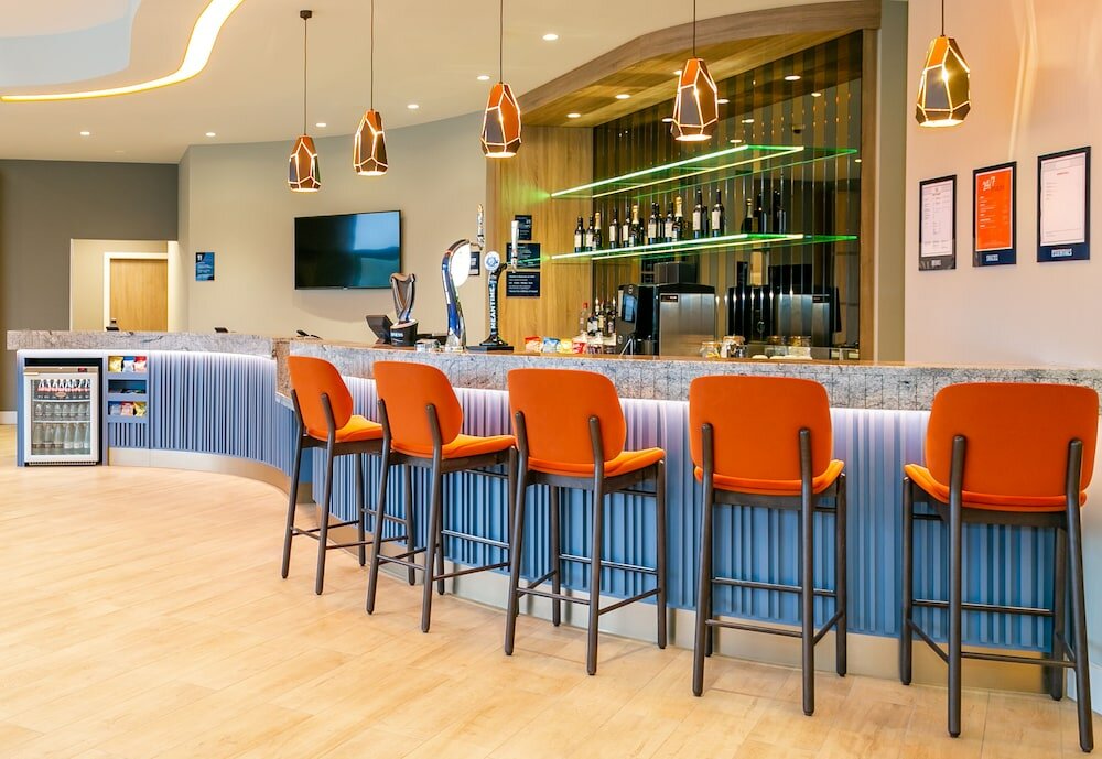 Фото Hampton by Hilton Blackburn