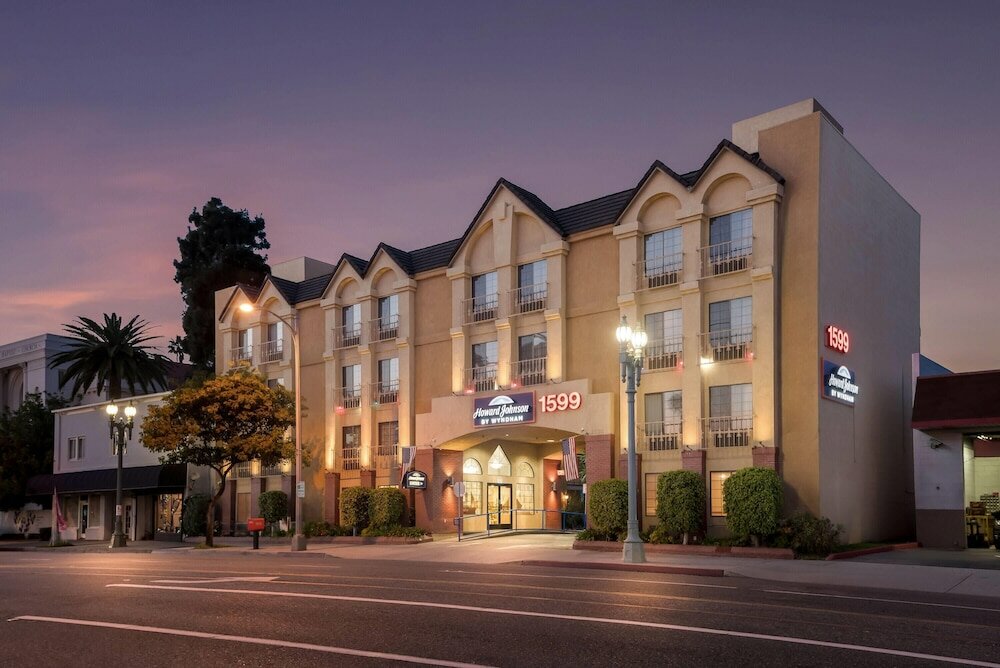 Фото Howard Johnson by Wyndham Pasadena