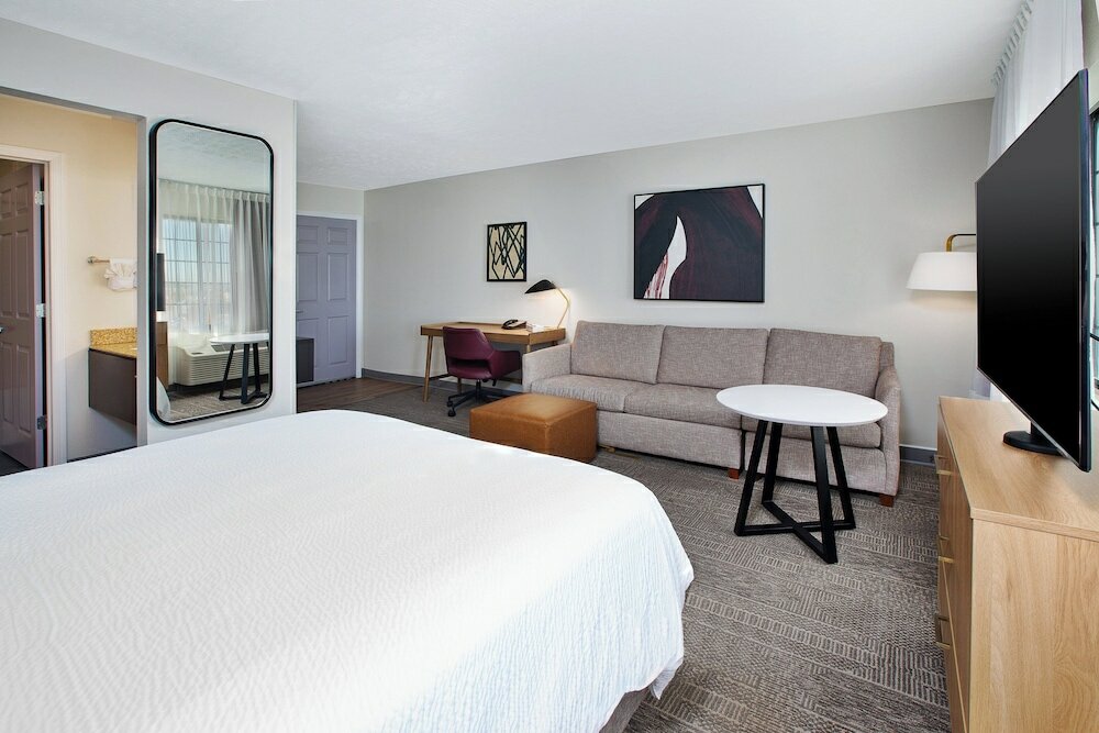 Фото Staybridge Suites Lincoln Northeast, an Ihg Hotel