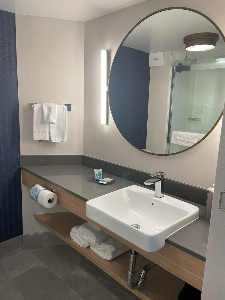 Фото Comfort Inn Downtown Charleston