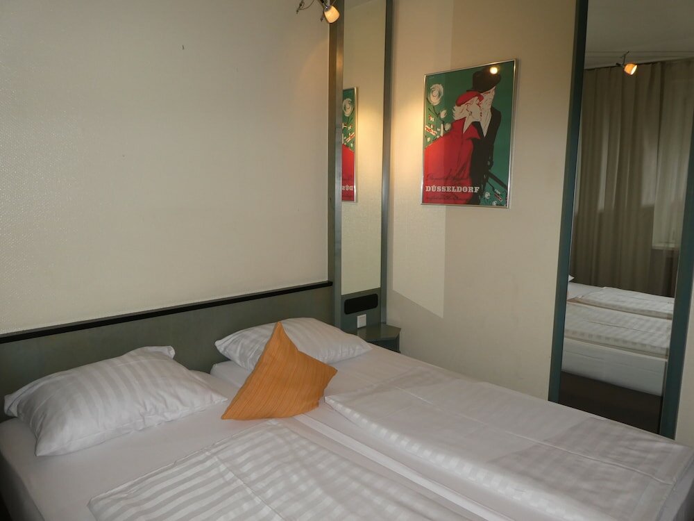 Фото Monopol Hotel