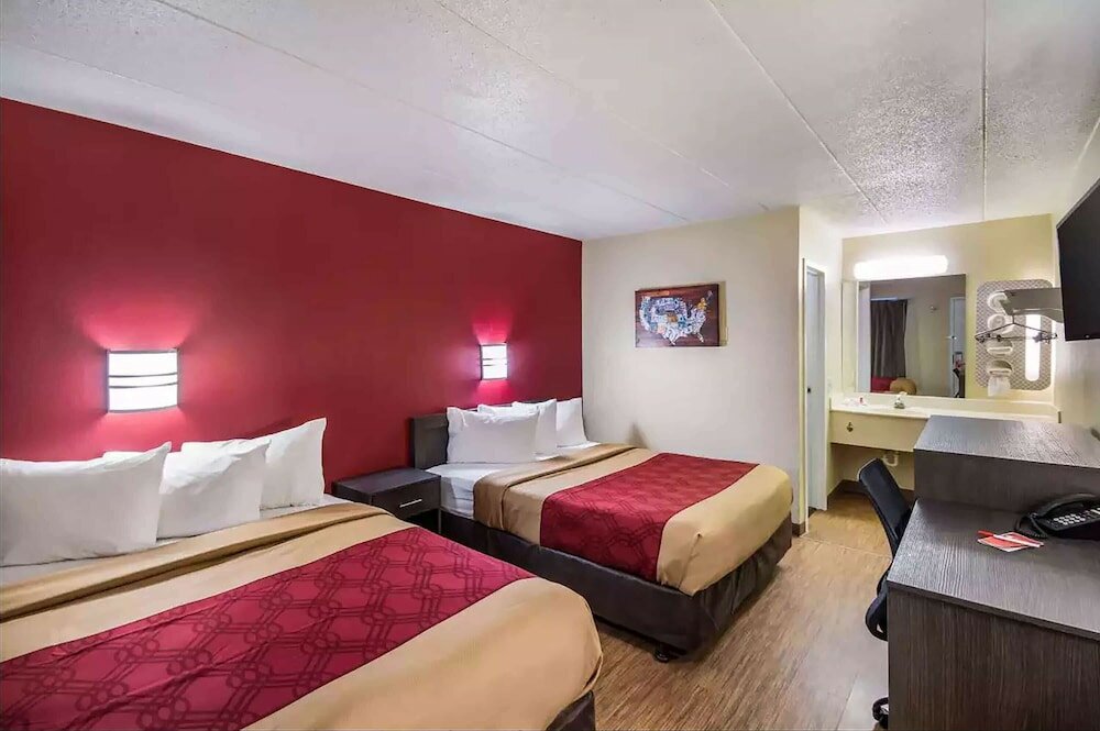 Фото Super 8 by Wyndham Charleston Wv