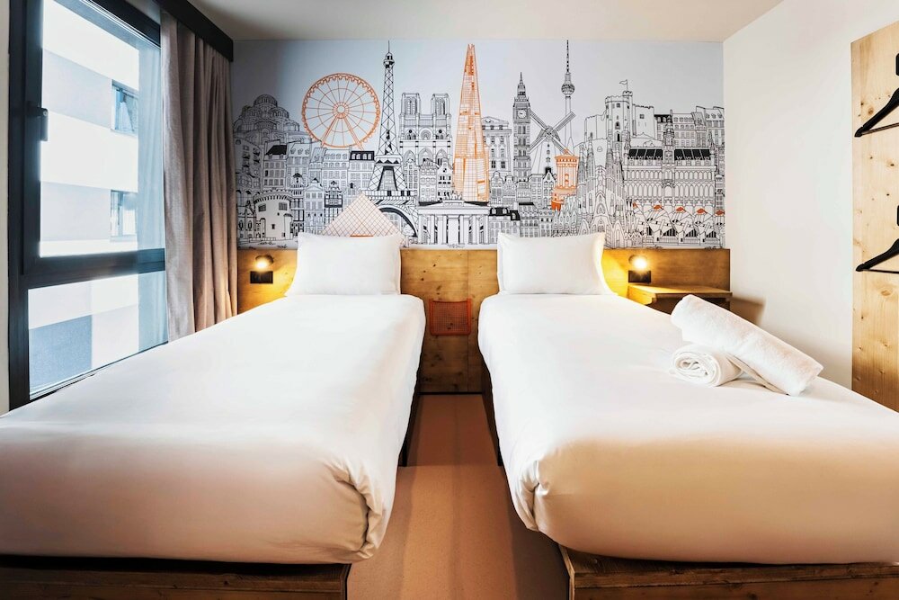 Фото EasyHotel Madrid Alcala