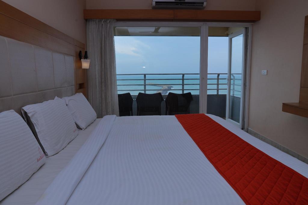 Фото Hotel Maadhini