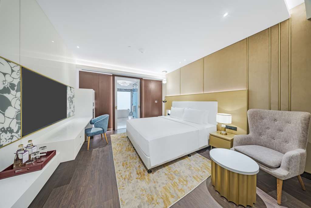 Фото Radisson Blu Hotel & Suites GRT Chennai