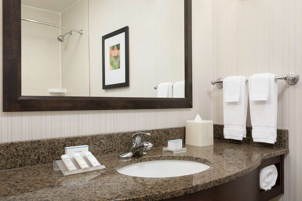 Фото Hilton Garden Inn Stony Brook