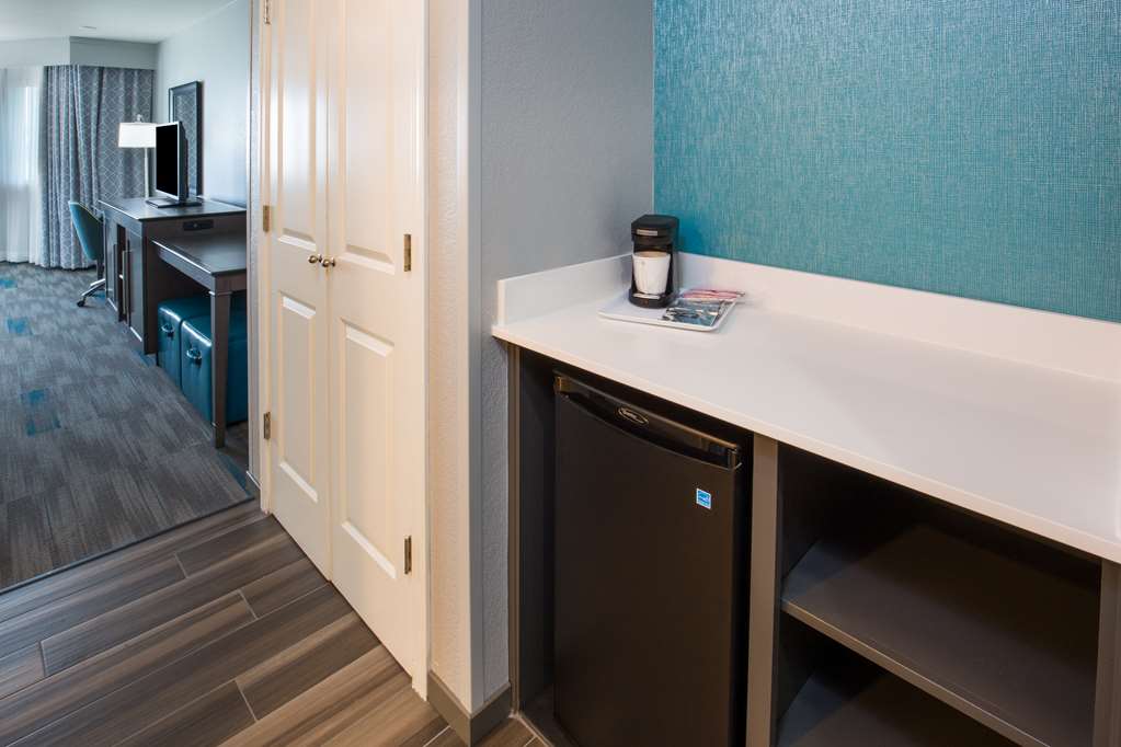 Фото Hampton Inn Monterey