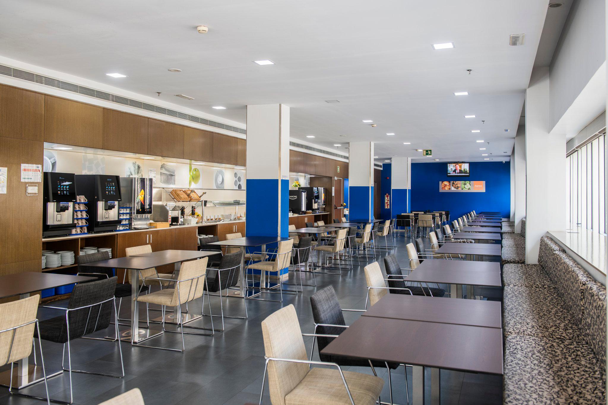 Фото Holiday Inn Express Barcelona City 22@