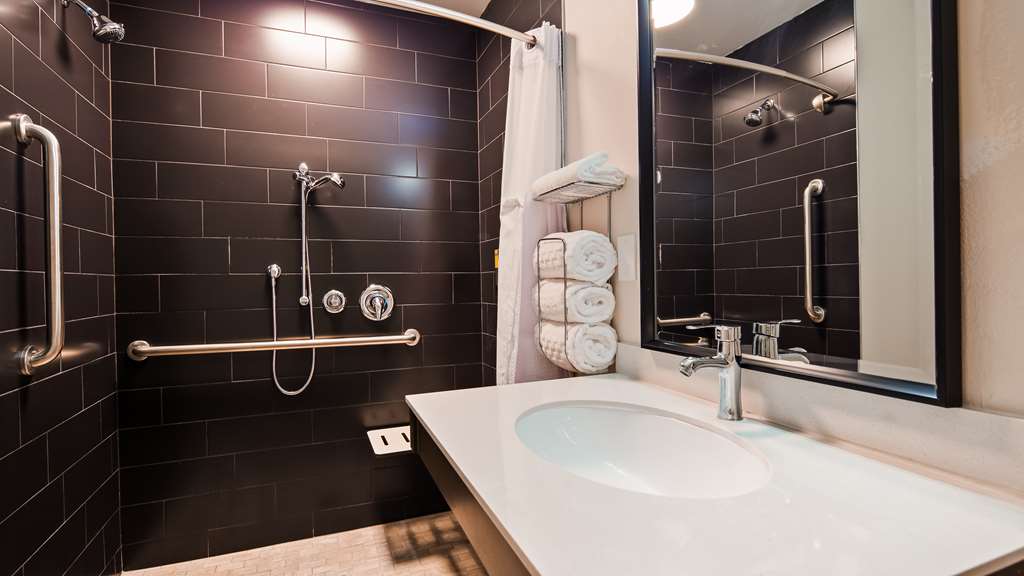 Фото Best Western Plus New Barstow Inn & Suites