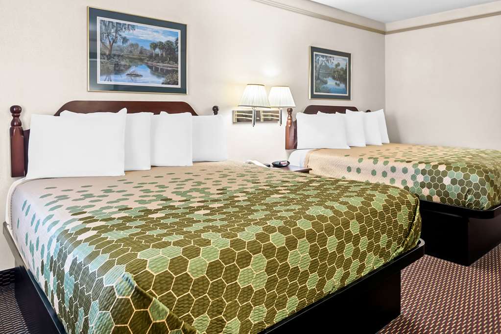 Фото SureStay Hotel by Best Western Castro Valley