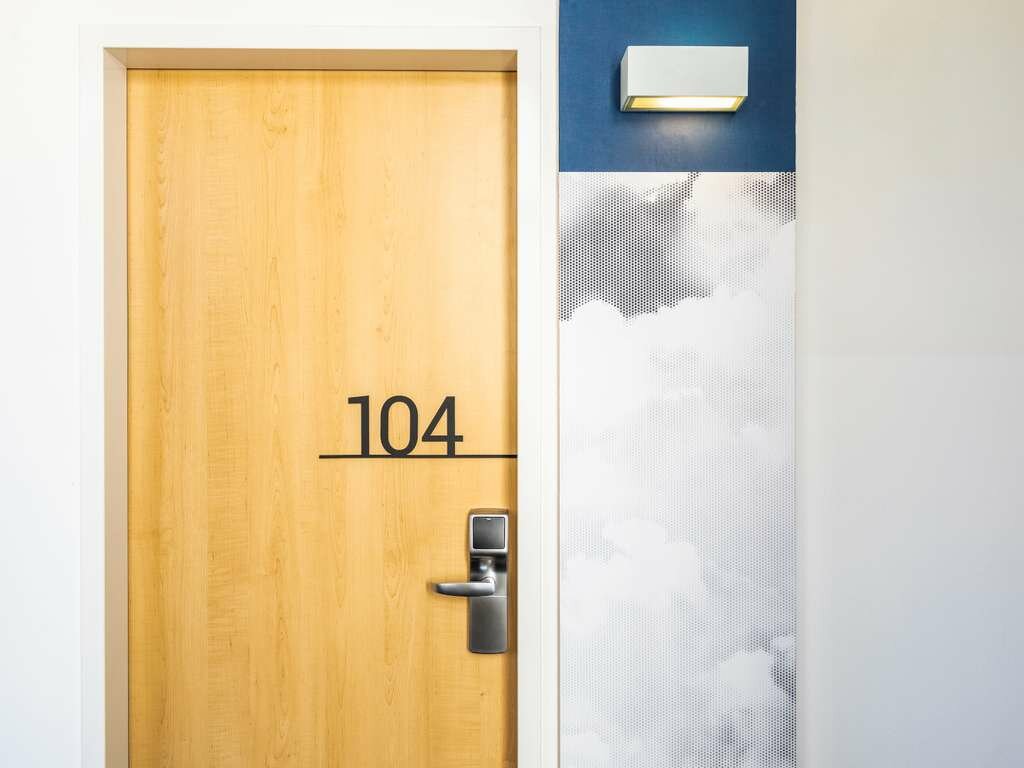 Фото Ibis Karlsruhe Hauptbahnhof