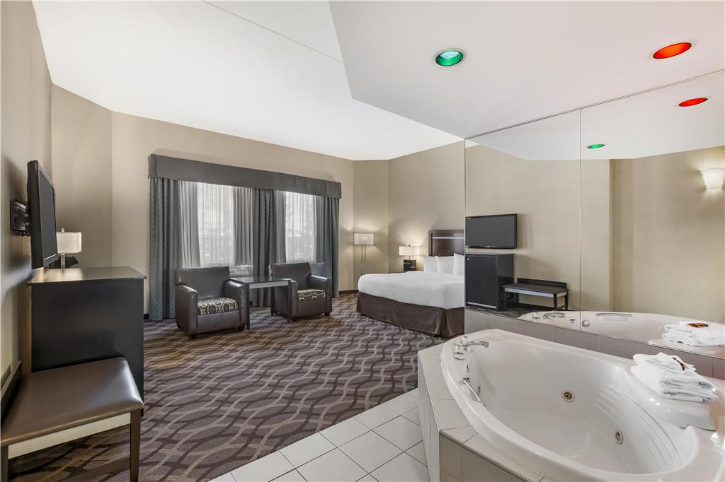 Фото Best Western Plus Travel Hotel Toronto Airport
