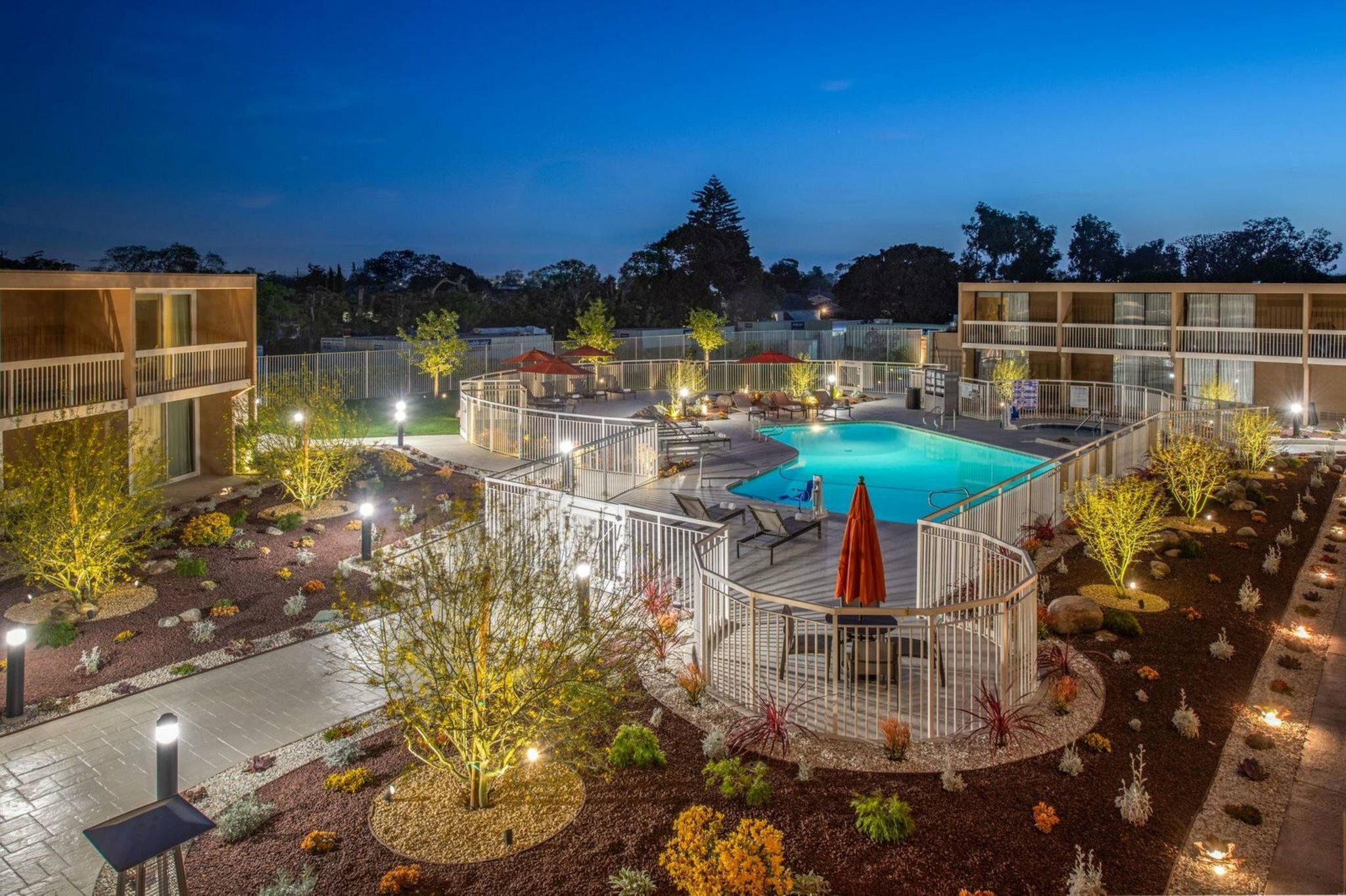 Фото Courtyard by Marriott Oxnard Ventura