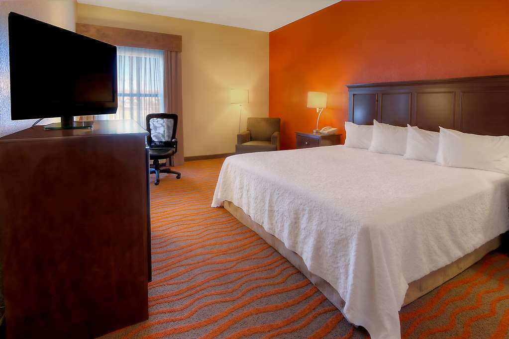 Фото Hampton Inn Russellville