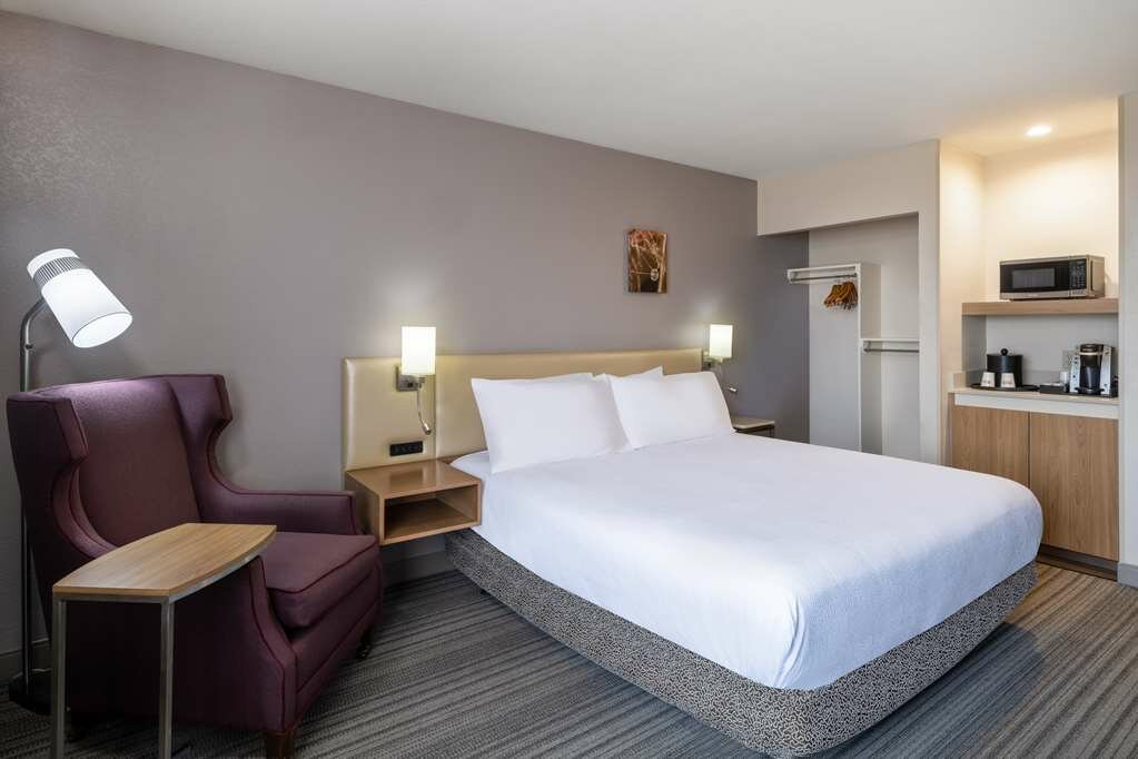 Фото Hilton Garden Inn Bakersfield